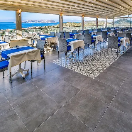 Otel Artemis 4*